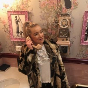 Meet your Posher, Charley